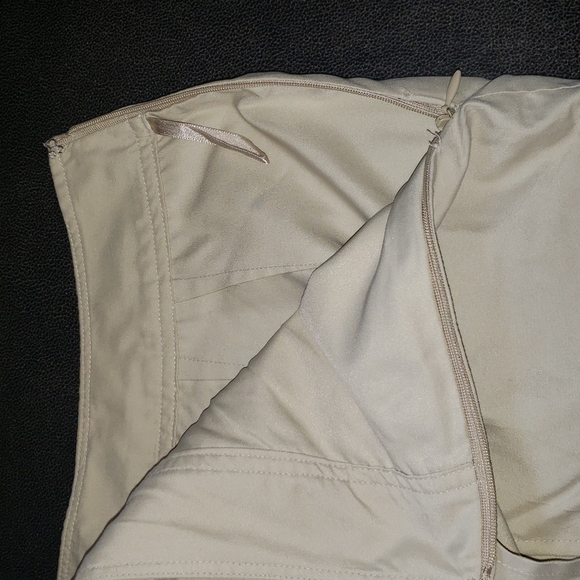 Izod X tra Dry Tan Golf Skort 12 - Picture 4 of 8